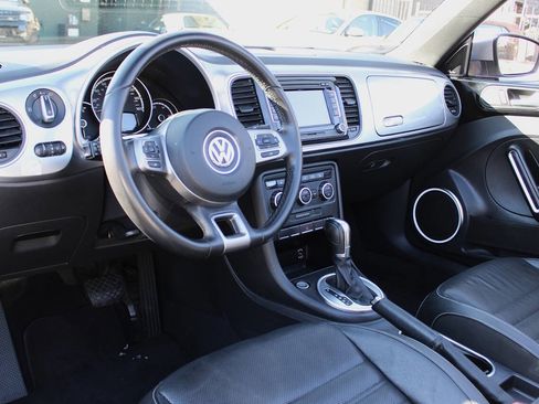 Used 2014 Volkswagen Beetle TDI image 16