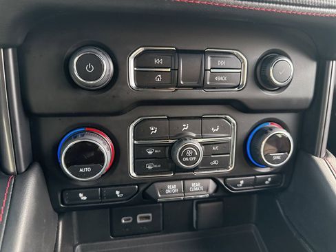 Used 2022 Chevrolet Tahoe RST w/ Luxury Package image 17