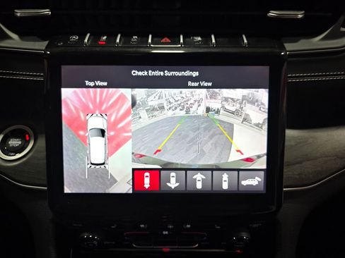 Used 2024 Jeep Grand Cherokee L Limited w/ Luxury Tech Group II image 25