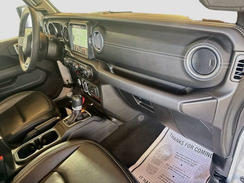 Used 2023 Jeep Wrangler Unlimited Sahara AWD/4WD image 34