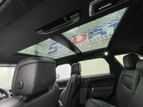 Used 2019 Land Rover Range Rover Sport Supercharged AWD/4WD image 12