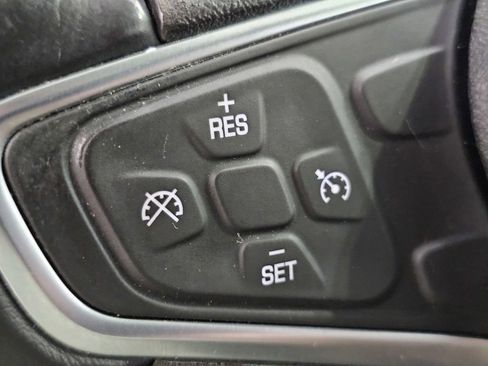 Used 2019 Chevrolet Equinox LT image 31