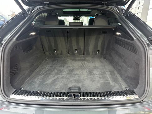 Used 2021 Audi Q8 Prestige w/ Prestige Package image 14