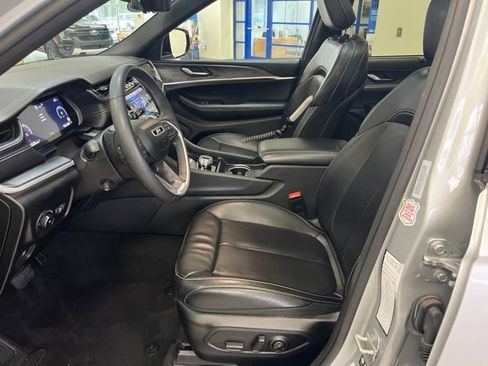 Used 2024 Jeep Grand Cherokee L Limited w/ Luxury Tech Group II image 10