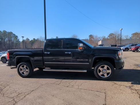Used 2015 GMC Sierra 2500 Denali w/ Driver Alert Package image 4