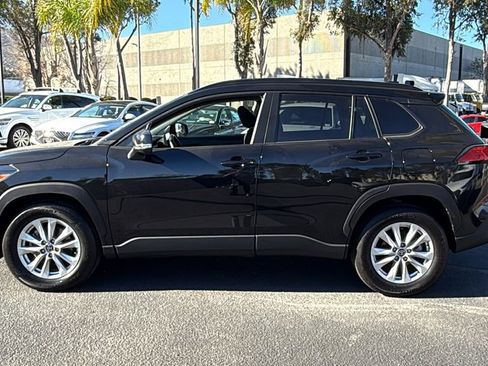 Used 2023 Toyota Corolla Cross LE image 6