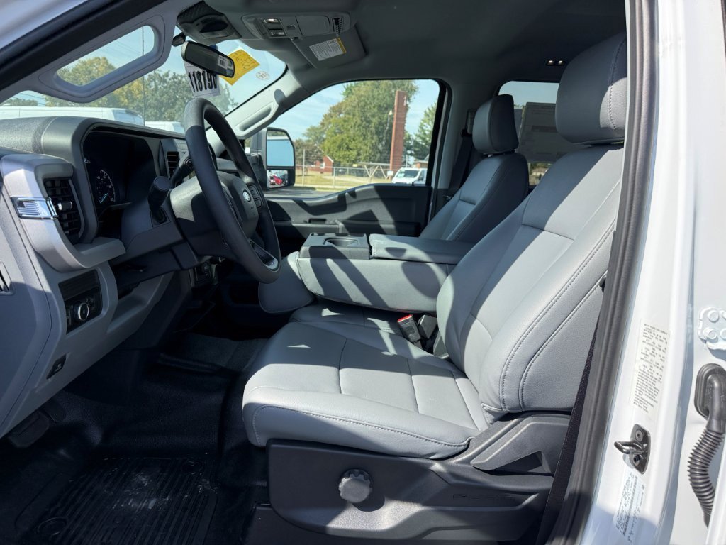 New 2027 Ford F350 XL w/ XL Chrome Package AWD/4WD image 16