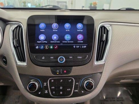 Used 2021 Chevrolet Malibu LT FWD image 16
