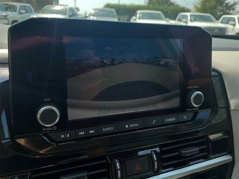 New 2025 Nissan Pathfinder SV w/ Black Appearance Package image 17