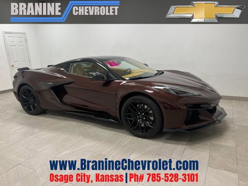 Used 2023 Chevrolet Corvette Z06 image 1