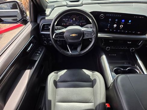 Certified 2025 Chevrolet Suburban LT w/ Comfort Package image 13