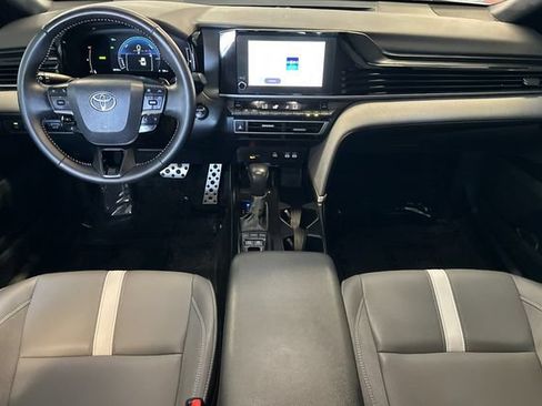 Used 2025 Toyota Camry SE AWD/4WD image 15