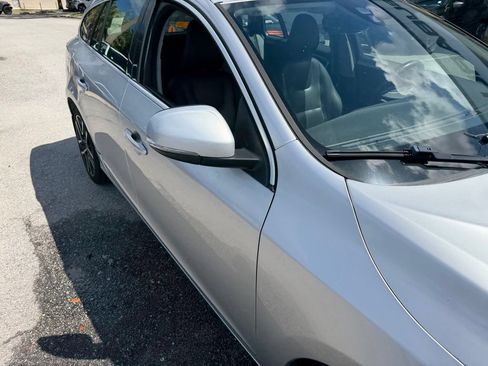 Used 2017 Volvo V60 T5 Premier w/ Convenience Package FWD image 14