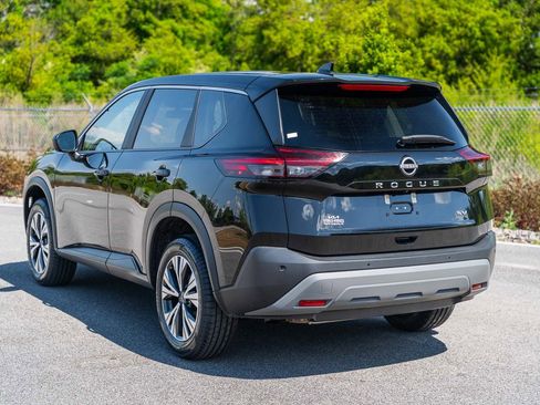 Used 2023 Nissan Rogue SV FWD image 5
