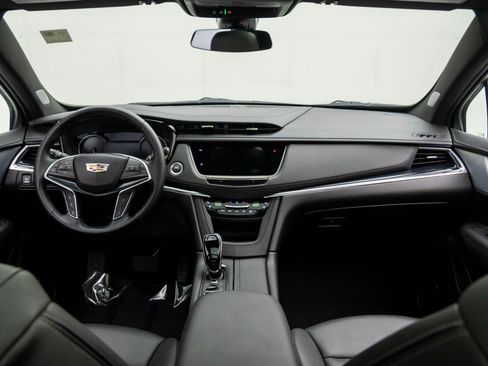 Certified 2025 Cadillac XT5 Premium Luxury image 12