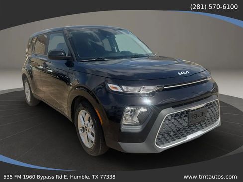 Used 2022 Kia Soul LX w/ Technology Package FWD image 1