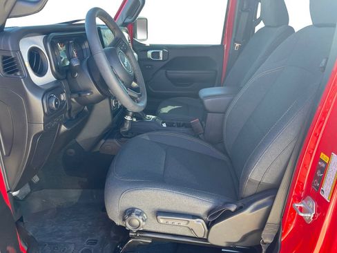 Used 2024 Jeep Wrangler Sport S image 9