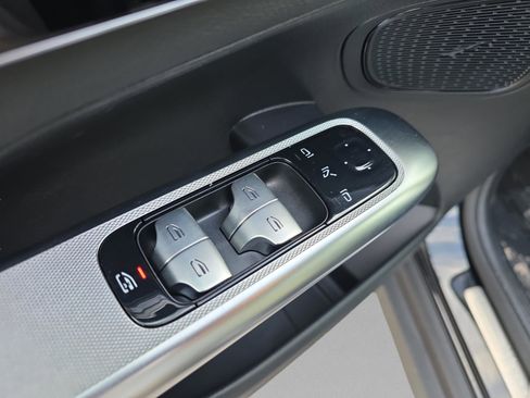 Used 2026 Mercedes-Benz GLC 300 4MATIC image 19