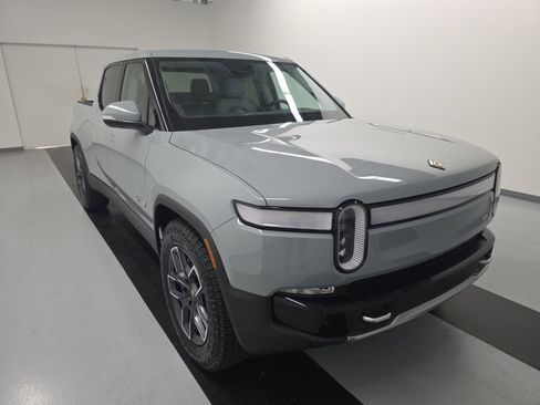 Used 2023 Rivian R1T Adventure AWD/4WD image 7