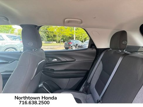 Used 2022 Chevrolet TrailBlazer LT AWD/4WD image 19