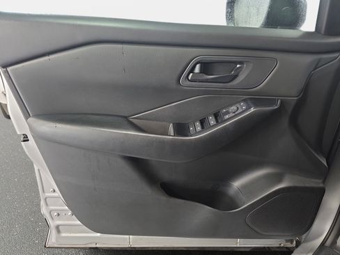 Used 2024 Nissan Rogue S FWD image 25