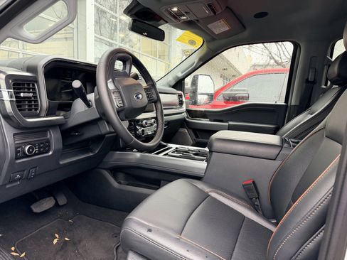 Used 2025 Ford F350 Lariat w/ Lariat Ultimate Package image 3