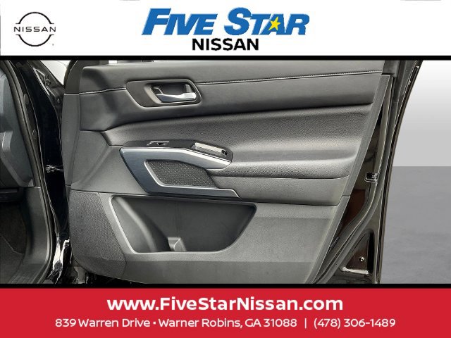 Used 2024 Nissan Pathfinder SL FWD image 29
