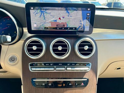 Used 2022 Mercedes-Benz GLC 300 4MATIC w/ Multimedia Package Lite image 26