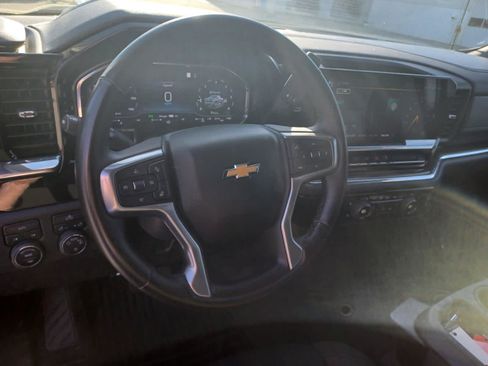 Used 2023 Chevrolet Silverado 1500 LT AWD/4WD image 9
