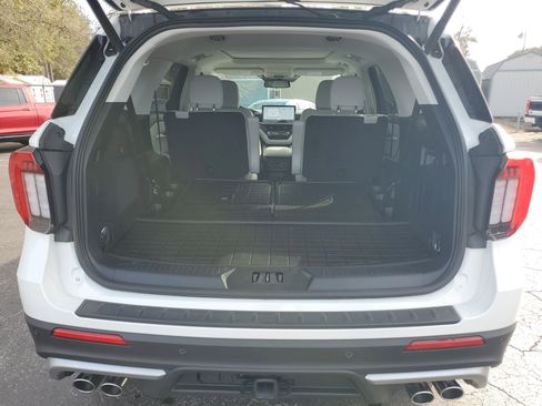 Used 2025 Ford Explorer Platinum w/ Ultimate Package image 26