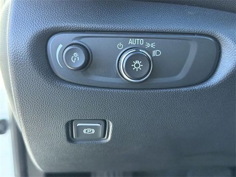 Used 2023 Chevrolet Blazer LT image 33