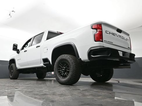 Used 2024 Chevrolet Silverado 2500 ZR2 w/ Technology Package AWD/4WD image 25