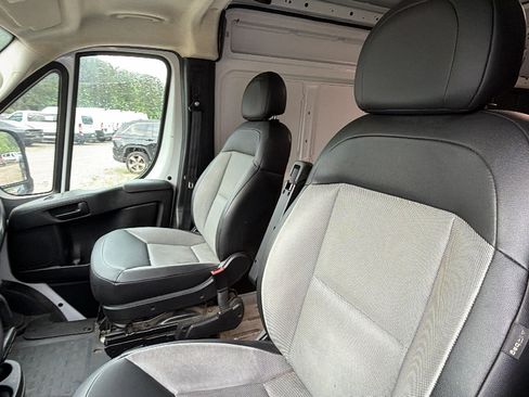 Used 2024 RAM ProMaster 2500 w/ Convenience Group FWD image 18