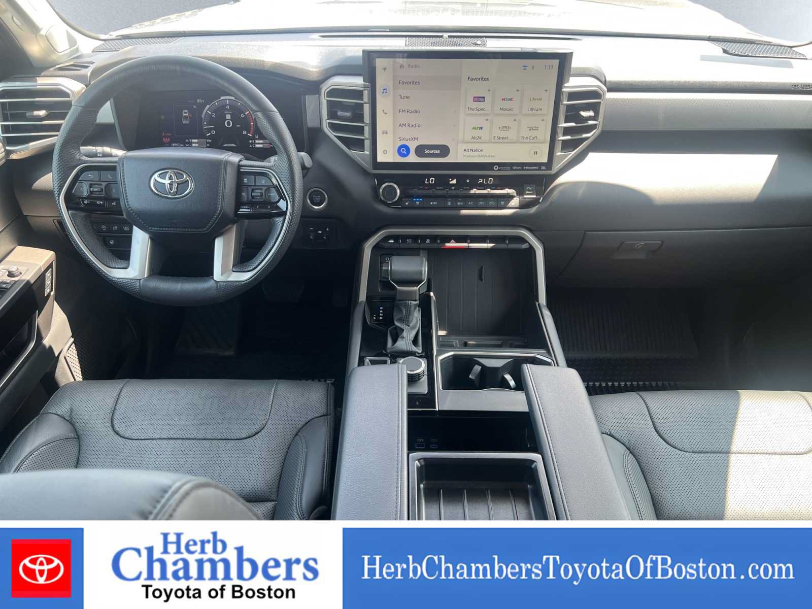 Used 2024 Toyota Tundra Limited AWD/4WD image 5
