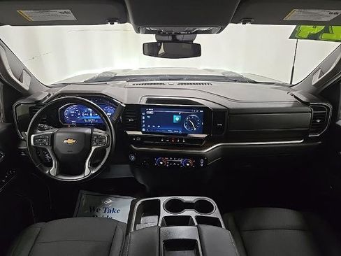 Used 2024 Chevrolet Silverado 2500 LT w/ Convenience Package image 5