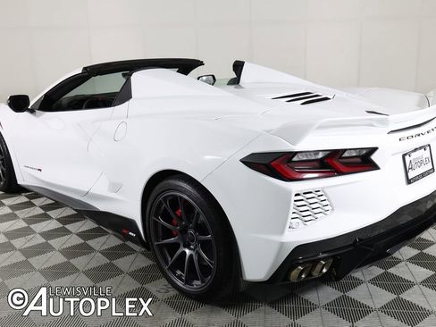 Used 2023 Chevrolet Corvette Stingray Premium Conv w/ Z51 Performance Package RWD image 7
