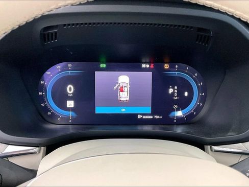 Certified 2023 Volvo XC60 B5 Ultimate w/ Climate Package image 29