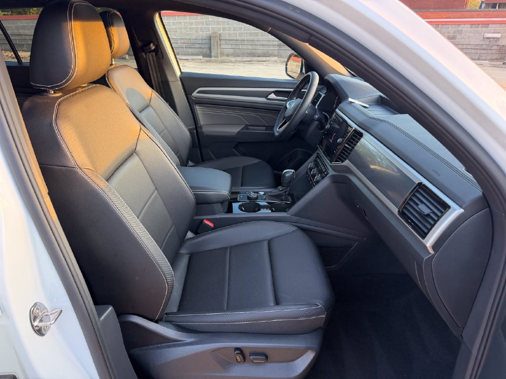 Certified 2023 Volkswagen Atlas Cross Sport SEL AWD/4WD image 24