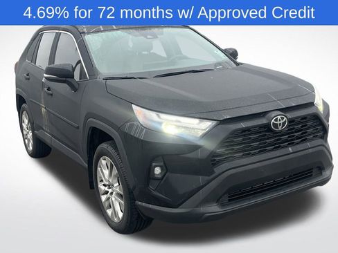 Used 2025 Toyota RAV4 XLE Premium image 6