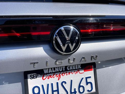 Certified 2025 Volkswagen Tiguan S FWD image 29