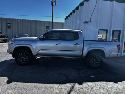Used 2023 Toyota Tacoma SR5 w/ Technology Package image 2