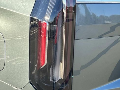 Certified 2024 Cadillac Escalade Premium Luxury image 10