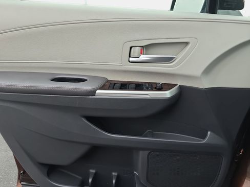 Used 2023 Toyota Sienna XLE image 28