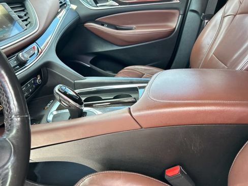 Used 2018 Buick Enclave Avenir AWD/4WD image 41