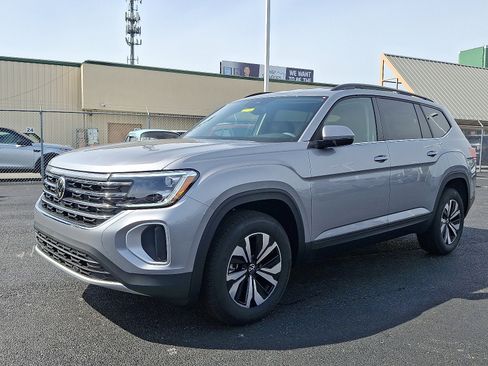 New 2026 Volkswagen Atlas SE image 2