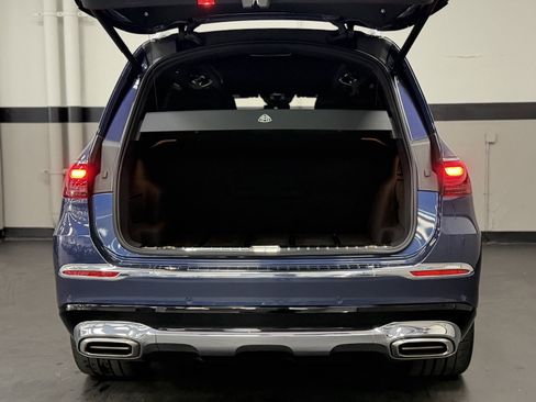 Used 2024 Mercedes-Benz Maybach GLS 600 4MATIC image 16