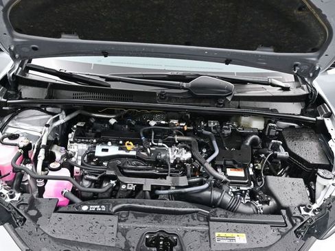 Used 2025 Toyota Prius XLE image 23