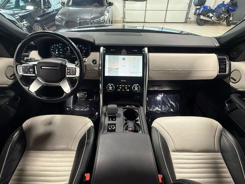 Used 2022 Land Rover Discovery HSE R-Dynamic image 2