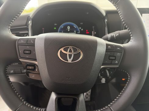 Certified 2025 Toyota Camry SE image 16