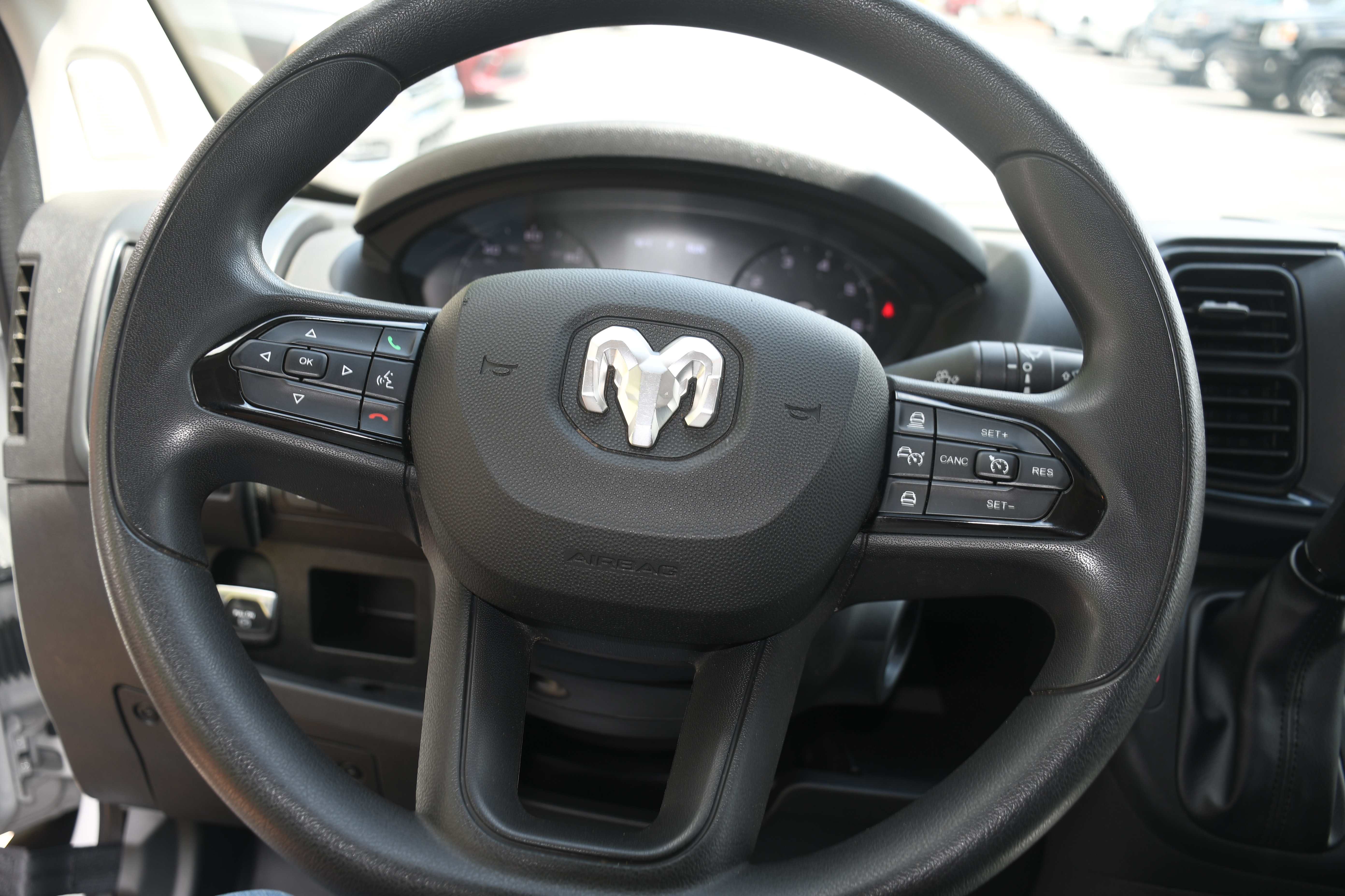 Used 2025 RAM ProMaster 2500 w/ Convenience Group FWD image 12